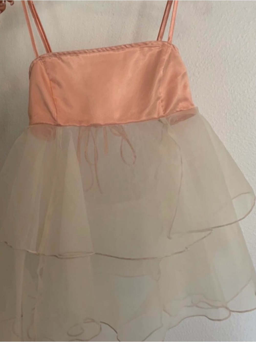 Urban Outfitters Ruffle Tank 🧚🤍✨